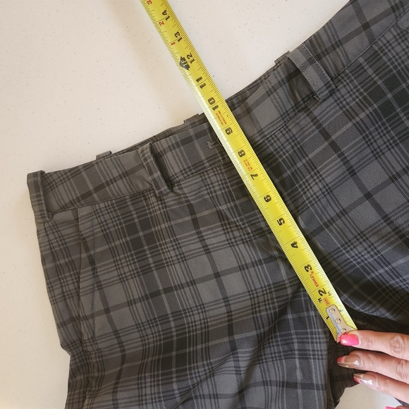 Nike Golf Womens Gray Plaid 12" Bermuda Shorts Stretch Mid Rise Size 10 Medium - Picture 6 of 8